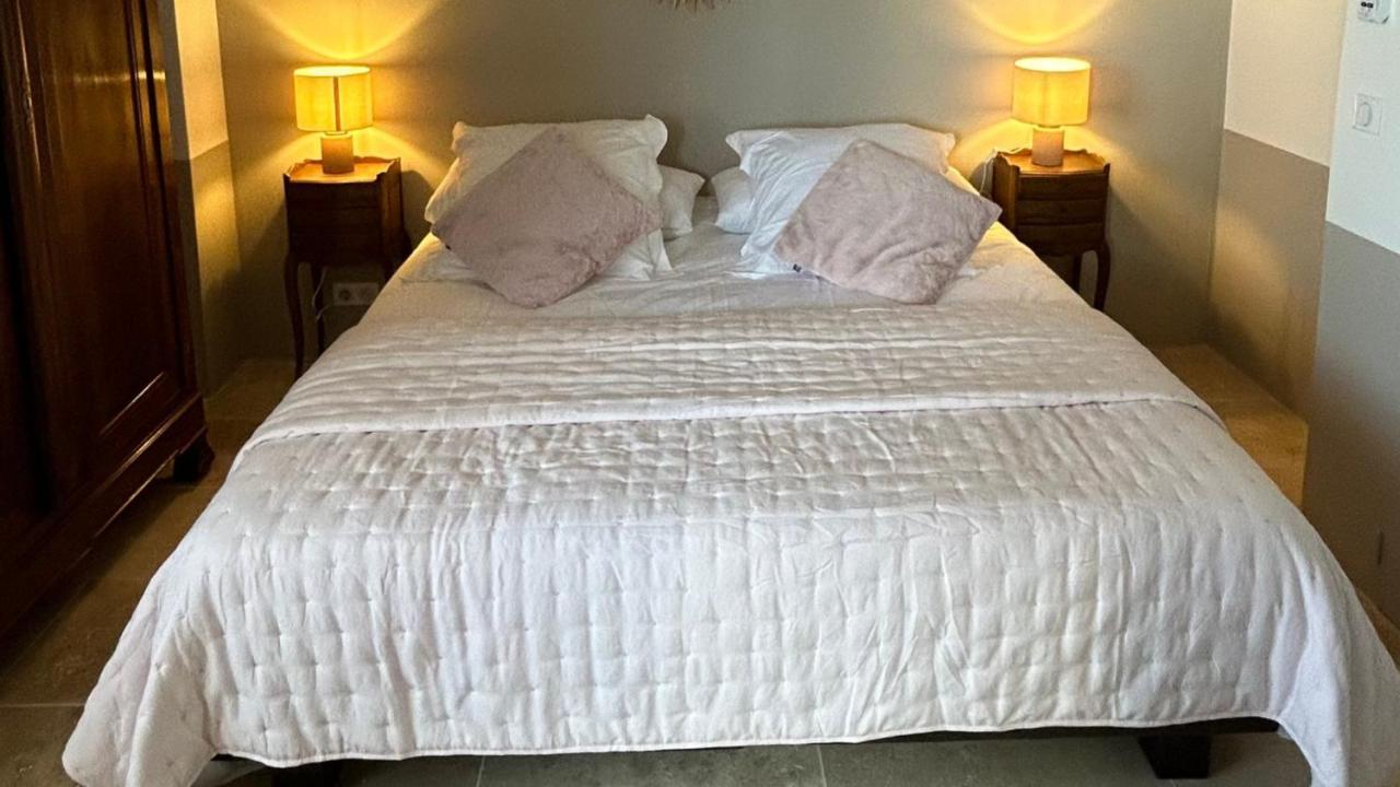 Le Petit Eden Bed & Breakfast Saint-Quentin-la-Poterie Dış mekan fotoğraf