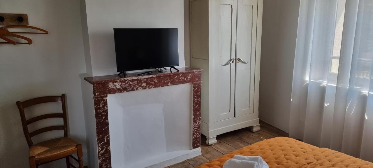 Le Petit Eden Bed & Breakfast Saint-Quentin-la-Poterie Dış mekan fotoğraf