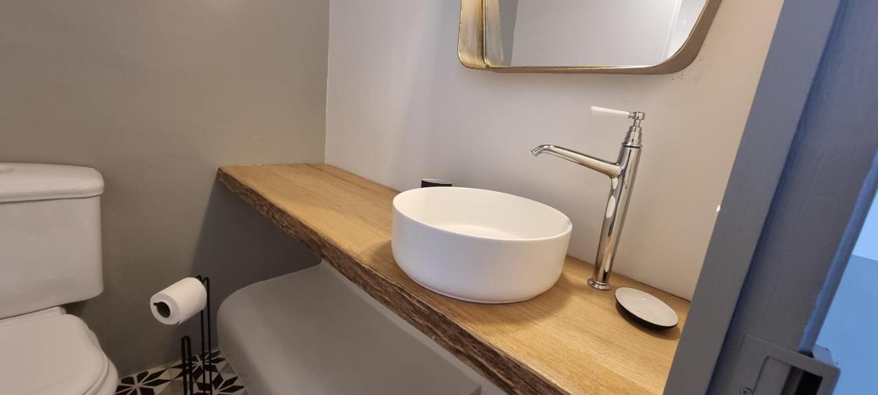 Le Petit Eden Bed & Breakfast Saint-Quentin-la-Poterie Dış mekan fotoğraf